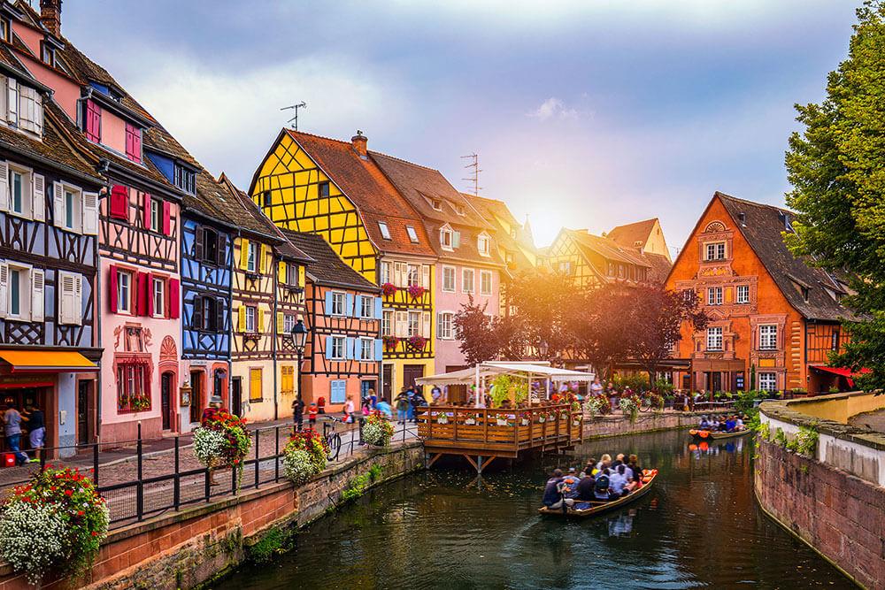 Colmar: Lạc bước vào ngôi làng cổ tích đẹp nhất nước Pháp cùng EZSim 2