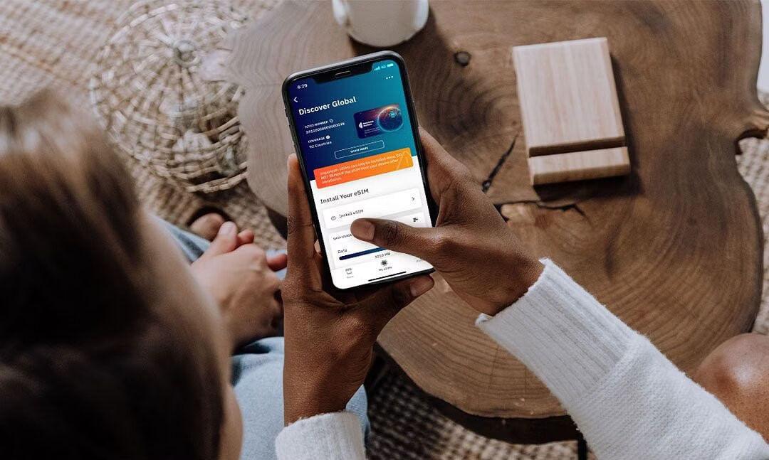 Du lịch dễ dàng: Check-in, đặt xe, gọi đồ ăn thông minh với eSIM 2